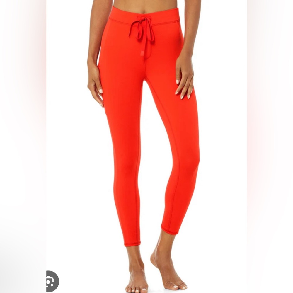 Alo Yoga NWT XS red hot summer check point 7/8 leggings. SOLD OUT